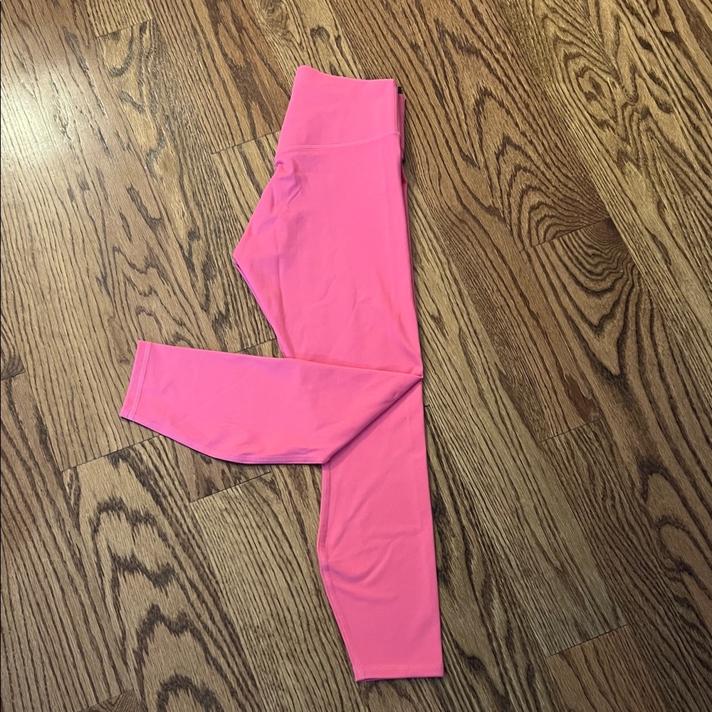 Fabletics Vivid Pink Women's Capris